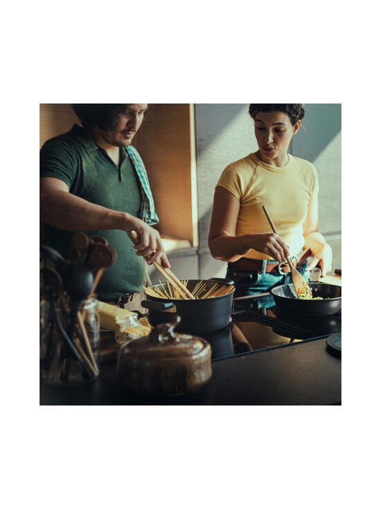 Fiskars - Pann kaanega Hard Face Sauté, 24 cm - BLACK - photo 8 Fiskars - Pann kaanega Hard Face Sauté, 24 cm - BLACK | Stockmann - photo 8
