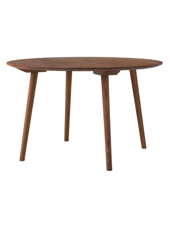 &Tradition - In Between SK4 -ruokapöytä pähkinä ⌀ 120 cm - BROWN | Stockmann - photo 1