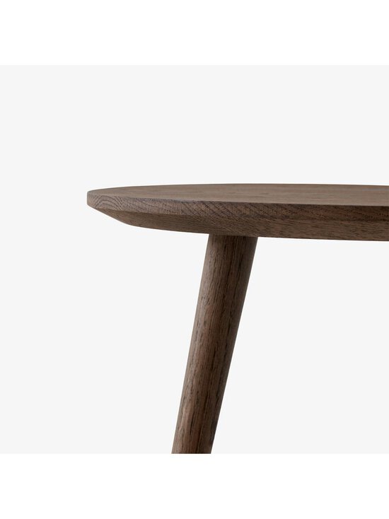 &Tradition - In Between SK4 -ruokapöytä pähkinä ⌀ 120 cm - BROWN | Stockmann - photo 2