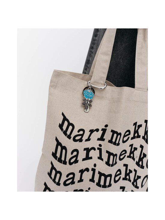 Marimekko - Puhallus Unikko Kioski atslēgu piekariņš - 590 TURQUOISE, BLACK - photo 3 Marimekko - Puhallus Unikko Kioski atslēgu piekariņš - 590 TURQUOISE, BLACK | Stockmann - photo 3