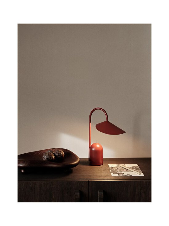 Ferm Living - Arum-pöytävalaisin - OXIDE RED - photo 2 Ferm Living - Arum-pöytävalaisin - OXIDE RED | Stockmann - photo 2