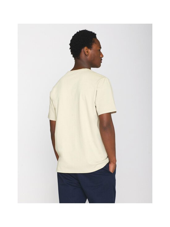 Knowledge Cotton Apparel - Loke Badge -paita - 1228 LIGHT FEATHER GRAY - photo 3 Knowledge Cotton Apparel - Loke Badge -paita - 1228 LIGHT FEATHER GRAY | Stockmann - photo 3