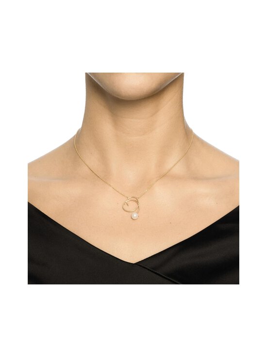 Efva Attling - Little Curly Pearly -kultakaulakoru - GOLD & PEARL - photo 3 Efva Attling - Little Curly Pearly -kultakaulakoru - GOLD & PEARL | Stockmann - photo 3