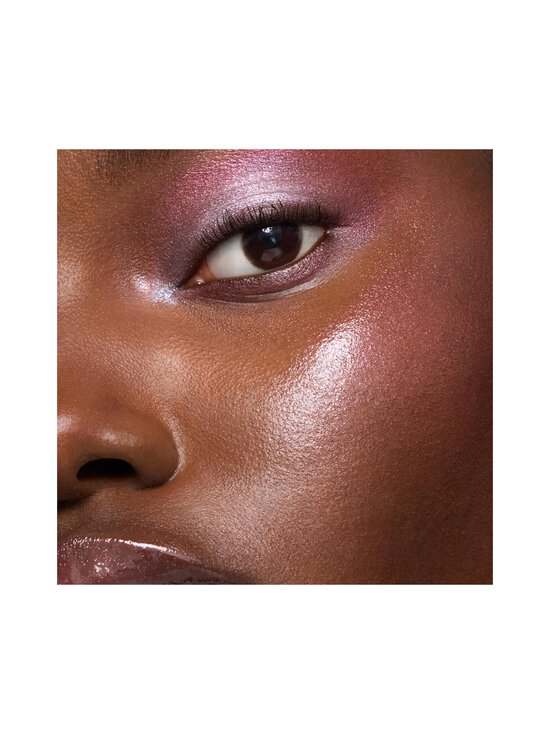 Lancôme - Eye-Lighter Multi-Use Shimmer Gloss Holiday Edition -korostusväri - 001 CHERRY CHECK-IN | Stockmann - photo 3