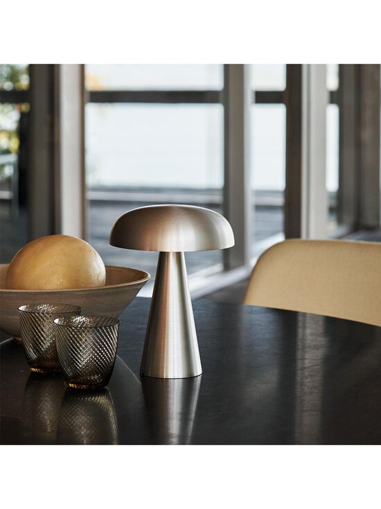 &Tradition - Como SC53 -pöytävalaisin - HARMAA - photo 4 &Tradition - Como SC53 -pöytävalaisin - HARMAA | Stockmann - photo 4