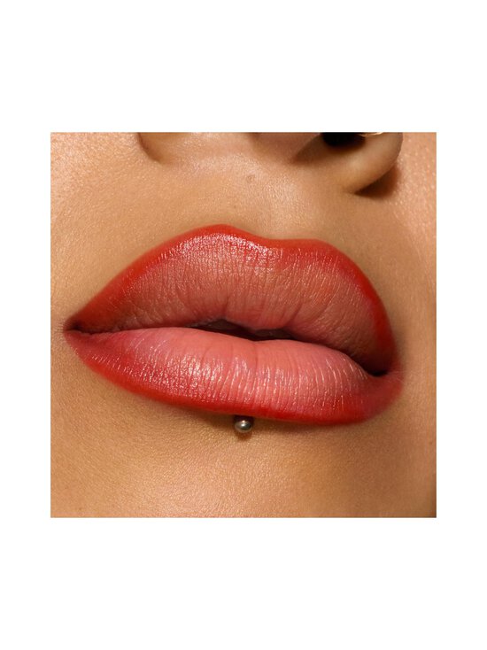 MAC - Lipglazer Glossy Lipliner lūpu kontūrzīmulis - LADY DANGER - photo 5 MAC - Lipglazer Glossy Lipliner lūpu kontūrzīmulis - LADY DANGER | Stockmann - photo 5