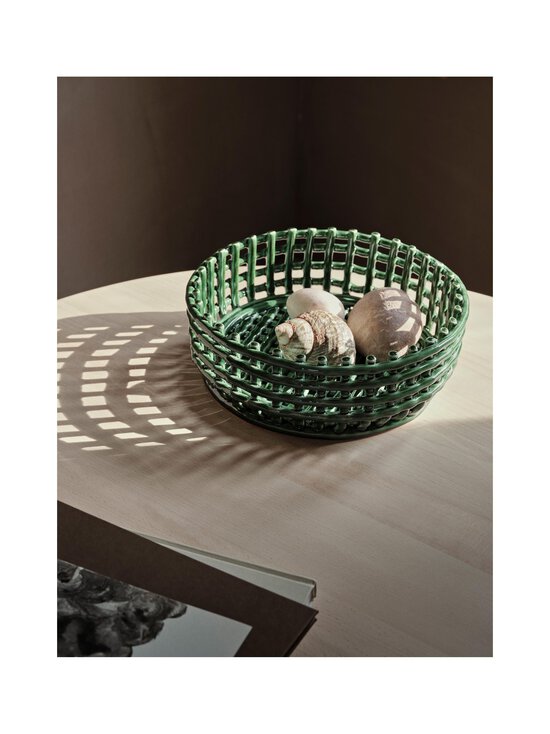 Ferm Living - keraamiline korv Centrepiece - EMERALD GREEN - photo 2 Ferm Living - keraamiline korv Centrepiece - EMERALD GREEN | Stockmann - photo 2