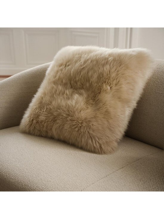 BoConcept - Catskills-tyyny valkoinen lampaantalja 50 x 50 cm - WHITE | Stockmann - photo 4