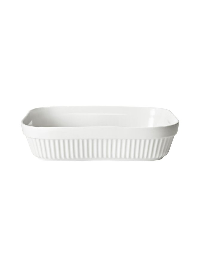 White lasagna dish