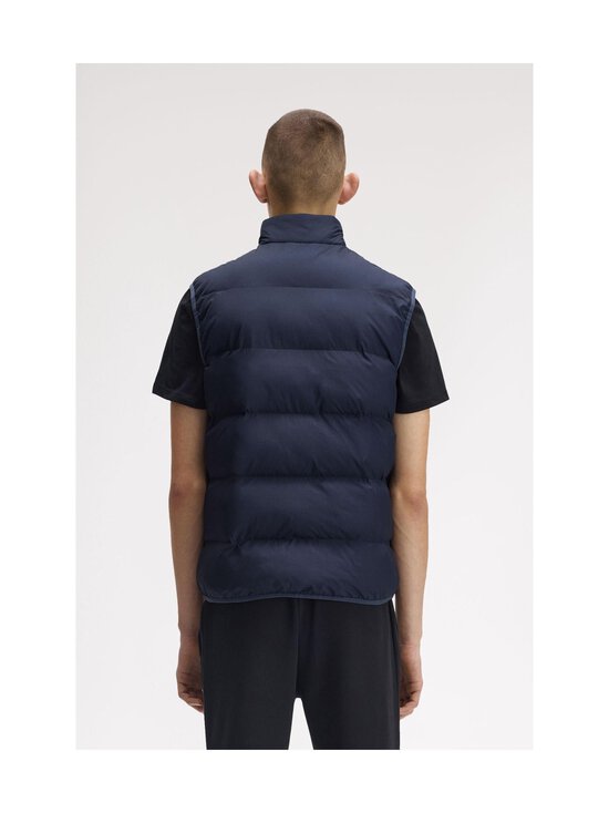 Fred Perry - Logo Insulated -toppaliivi - 738 DARK AIRFORCE - photo 4 Fred Perry - Logo Insulated -toppaliivi - 738 DARK AIRFORCE | Stockmann - photo 4