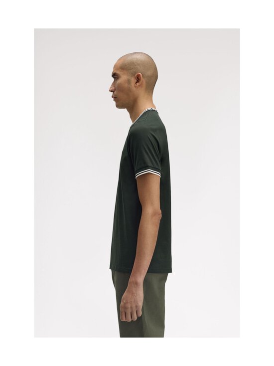 Fred Perry - Twin Tipped krekls - T50 NIGHTGREEN/SNWHT - photo 4 Fred Perry - Twin Tipped krekls - T50 NIGHTGREEN/SNWHT | Stockmann - photo 4