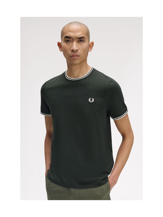 Fred Perry - Twin Tipped krekls - T50 NIGHTGREEN/SNWHT - photo 5 Fred Perry - Twin Tipped krekls - T50 NIGHTGREEN/SNWHT | Stockmann - photo 5