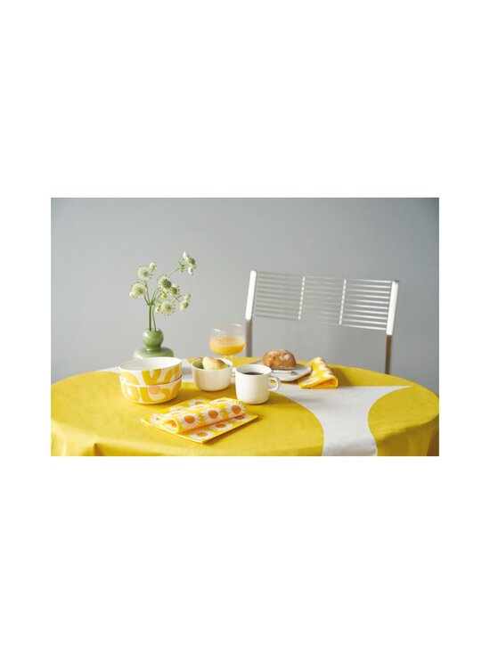 Marimekko - Auringonkukka papīra salvetes 20 gab. - YELLOW - photo 2 Marimekko - Auringonkukka papīra salvetes 20 gab. - YELLOW | Stockmann - photo 2