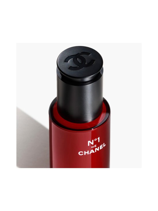 CHANEL - N°1 DE CHANEL REVITALIZING SERUM Smooths And Provides Radiance For Younger Looking Skin - NOCOL | Stockmann - photo 5