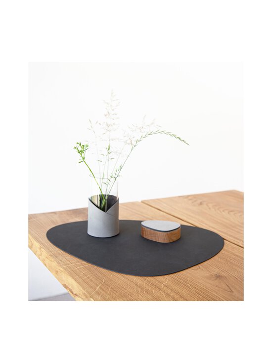 Lind DNA - Nupo Curve L galda paliktnis - BLACK - photo 3 Lind DNA - Nupo Curve L galda paliktnis - BLACK | Stockmann - photo 3