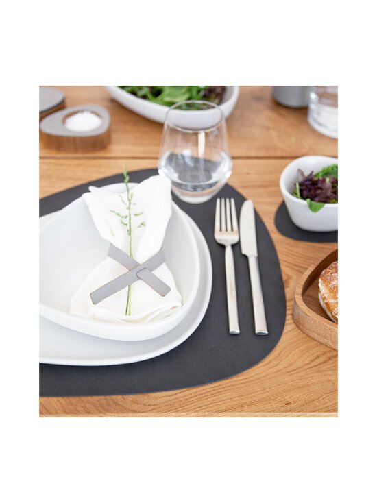 Lind DNA - Nupo Curve L galda paliktnis - BLACK - photo 4 Lind DNA - Nupo Curve L galda paliktnis - BLACK | Stockmann - photo 4