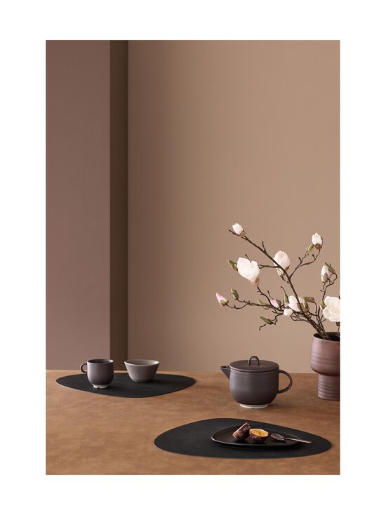 Lind DNA - Nupo Curve L galda paliktnis - BLACK - photo 5 Lind DNA - Nupo Curve L galda paliktnis - BLACK | Stockmann - photo 5