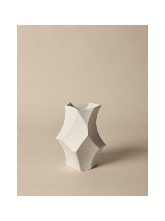 Ferm Living - Cueva vāze - OFF-WHITE - photo 2 Ferm Living - Cueva vāze - OFF-WHITE | Stockmann - photo 2