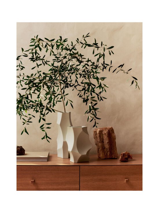 Ferm Living - Cueva vāze - OFF-WHITE - photo 3 Ferm Living - Cueva vāze - OFF-WHITE | Stockmann - photo 3