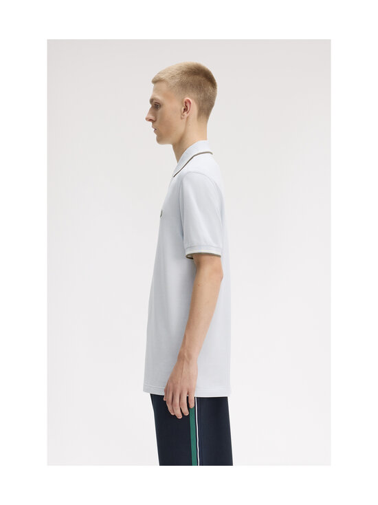 Fred Perry - Polosärk The Twin Tipped - DUSKY BLUE / ECRU / LAUREL WRE | Stockmann - photo 4
