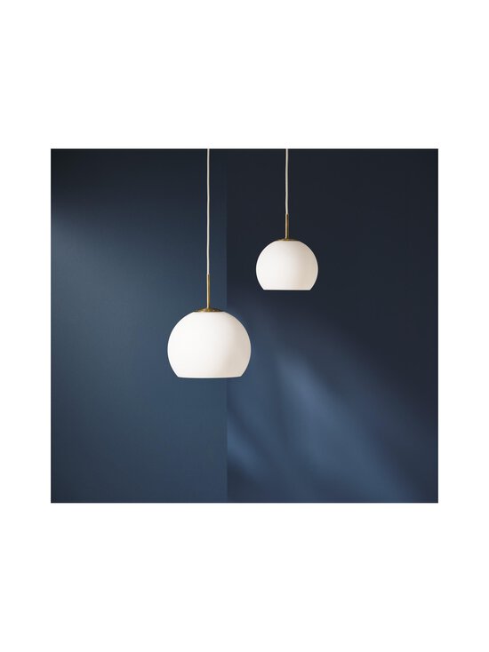 Frandsen - Ball-lasinen riippuvalaisin Ø 25 - OPAL WHITE - photo 2 Frandsen - Ball-lasinen riippuvalaisin Ø 25 - OPAL WHITE | Stockmann - photo 2