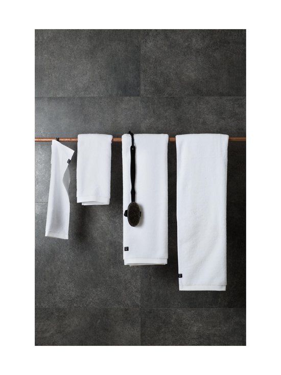 Himla - Maxime-pyyhe 30 x 50 cm - WHITE - photo 2 Himla - Maxime-pyyhe 30 x 50 cm - WHITE | Stockmann - photo 2