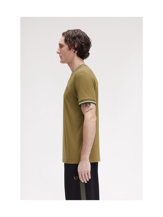Fred Perry - Särk Twin Tipped - Z60 SHDSTN/ECR/DKPET - photo 4 Fred Perry - Särk Twin Tipped - Z60 SHDSTN/ECR/DKPET | Stockmann - photo 4