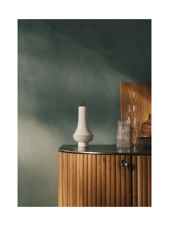 Louis Poulsen - Tomoshi Portable -kannettava valaisin - WHITE - photo 8 Louis Poulsen - Tomoshi Portable -kannettava valaisin - WHITE | Stockmann - photo 8