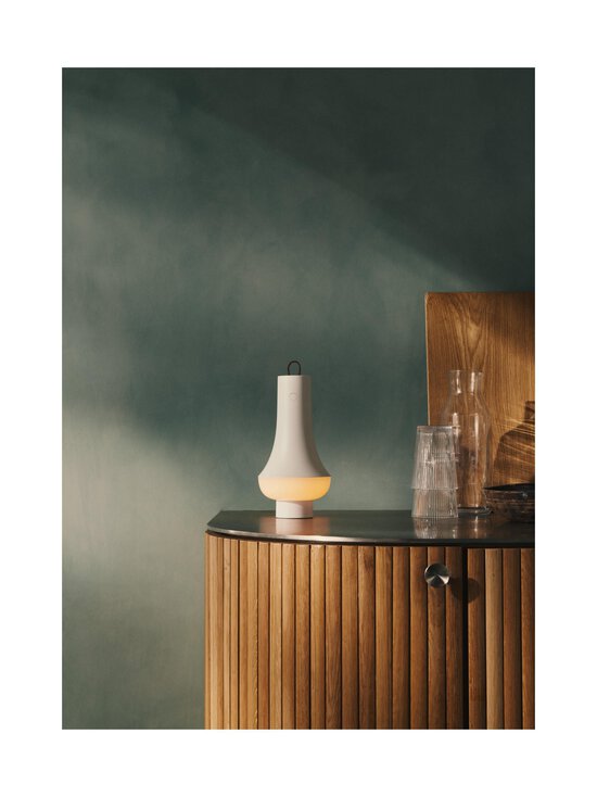 Louis Poulsen - Tomoshi Portable -kannettava valaisin - WHITE - photo 9 Louis Poulsen - Tomoshi Portable -kannettava valaisin - WHITE | Stockmann - photo 9