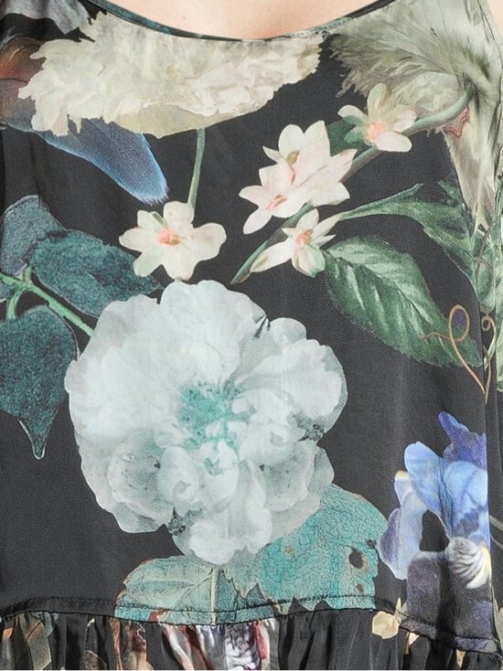A+more - Joy topiņš ar volāniem - BLACK FLOWERPRINT - photo 4 A+more - Joy topiņš ar volāniem - BLACK FLOWERPRINT | Stockmann - photo 4