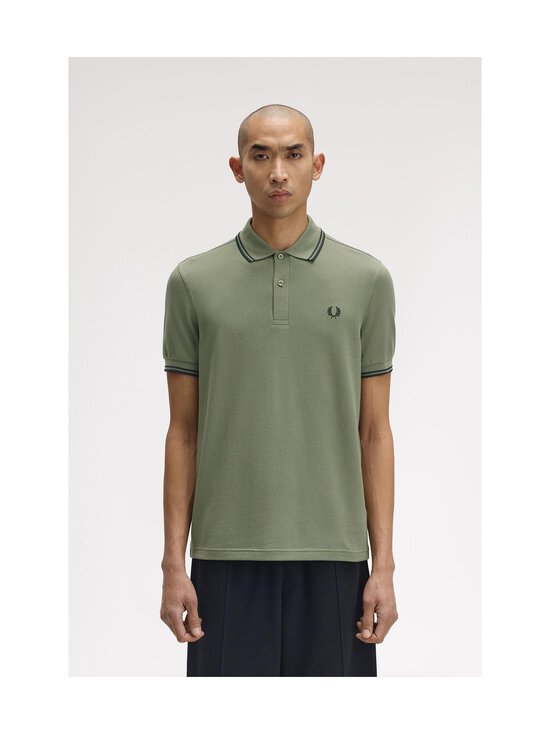 Fred Perry - Twin Tipped Slim -pikeepaita - Z50 LRLWRTHGREEN/BLK - photo 4 Fred Perry - Twin Tipped Slim -pikeepaita - Z50 LRLWRTHGREEN/BLK | Stockmann - photo 4
