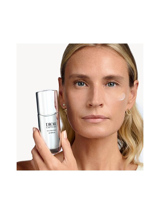 DIOR - Capture Le Sérum High-Performance Anti-Aging Correction for Wrinkles and Firmness -seerumi - NOCOL - photo 6 DIOR - Capture Le Sérum High-Performance Anti-Aging Correction for Wrinkles and Firmness -seerumi - NOCOL | Stockmann - photo 6