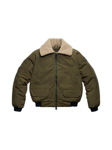Canada Goose - Chilliwack Aviator Bomber -untuvatakki - 9049 MILITARY GREEN - VERT MILITAIR Canada Goose - Chilliwack Aviator Bomber -untuvatakki - 9049 MILITARY GREEN - VERT MILITAIR | Stockmann