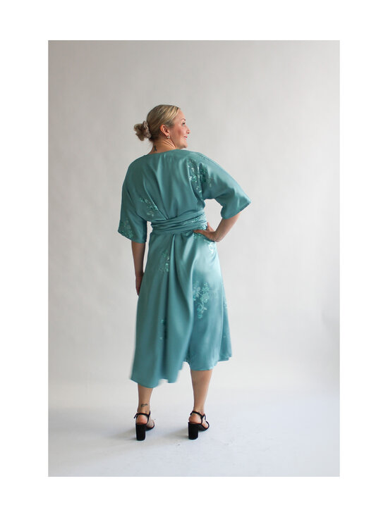 Lili Marleena - Paljettikoristeltu midi-kietaisumekko - TURQUOISE | Stockmann - photo 4