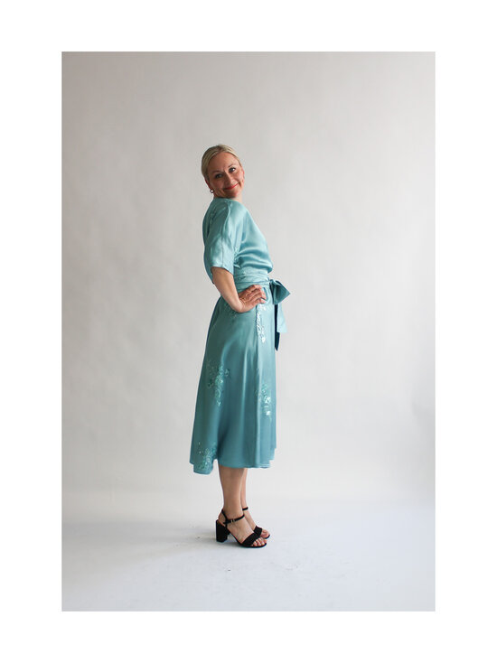 Lili Marleena - Paljettikoristeltu midi-kietaisumekko - TURQUOISE | Stockmann - photo 5