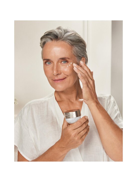 Rituals - The Ritual of Namaste Ageless Firming Eye Cream -silmänympärysvoide 15 ml - WHITE - photo 2 Rituals - The Ritual of Namaste Ageless Firming Eye Cream -silmänympärysvoide 15 ml - WHITE | Stockmann - photo 2