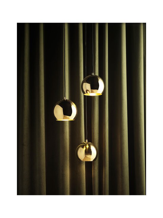 Frandsen - Ball- riippuvalaisin Ø 18 cm - SOLID BRASS - photo 2 Frandsen - Ball- riippuvalaisin Ø 18 cm - SOLID BRASS | Stockmann - photo 2