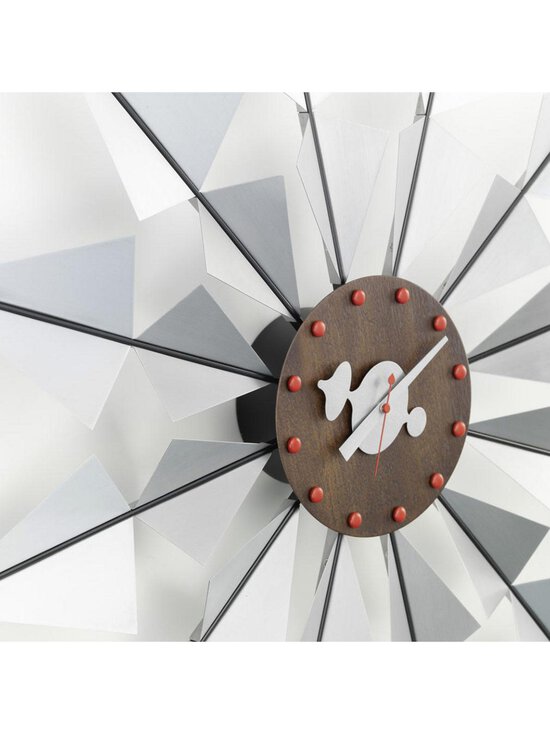 Vitra - Flock of Butterflies -seinäkello - HOPEA,HARMAA,MONIVÄRINEN - photo 4 Vitra - Flock of Butterflies -seinäkello - HOPEA,HARMAA,MONIVÄRINEN | Stockmann - photo 4