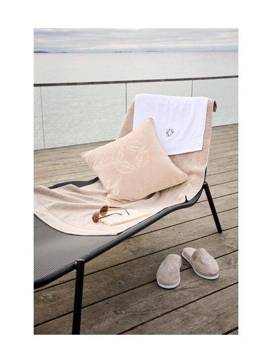 Balmuir - Avellino-samettityynynpäällinen - 020 ALMOND | Stockmann - photo 2