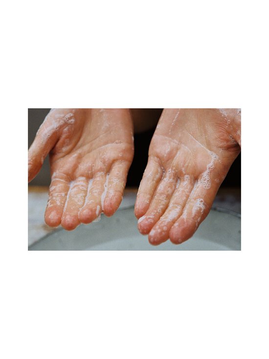 L:A Bruket - Hand & Body Wash Grapefruit Leaf -nestesaippua - NOCOL - photo 2 L:A Bruket - Hand & Body Wash Grapefruit Leaf -nestesaippua - NOCOL | Stockmann - photo 2