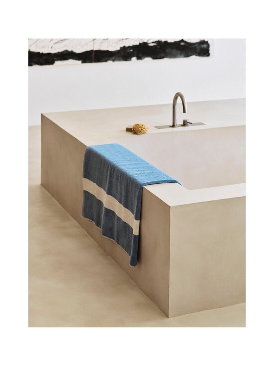 HAY - Stripe-kylpypyyhe - DUSTY BLUE | Stockmann - photo 3