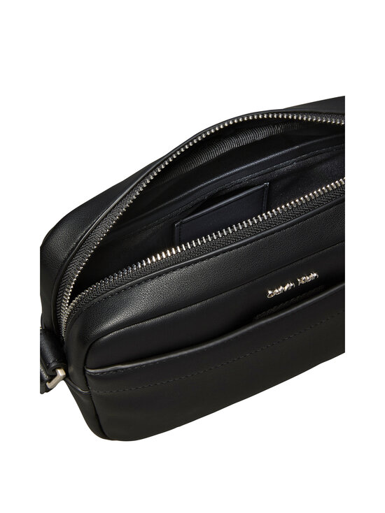 Calvin Klein Bags & Accessories - Raised Logo Pouch -toilettilaukku - UB1 BLACK | Stockmann - photo 3