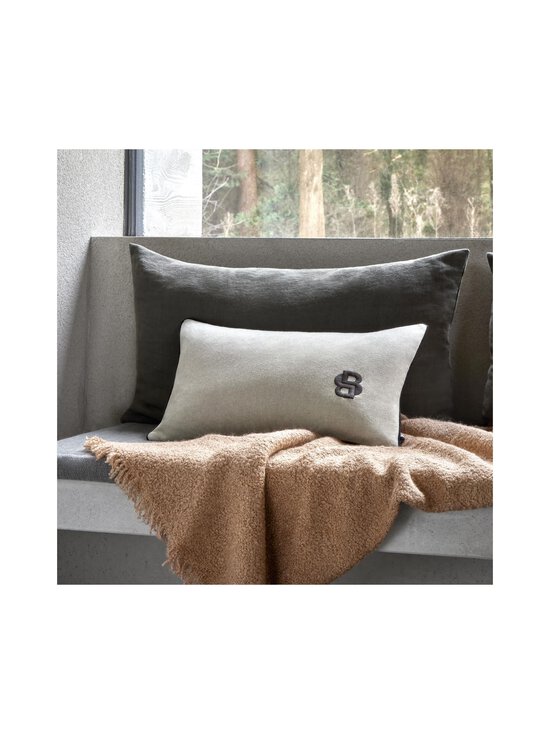 Hugo Boss - Double B -tyynynpäällinen, 33 x 57 cm - NATURAL - photo 3 Hugo Boss - Double B -tyynynpäällinen, 33 x 57 cm - NATURAL | Stockmann - photo 3