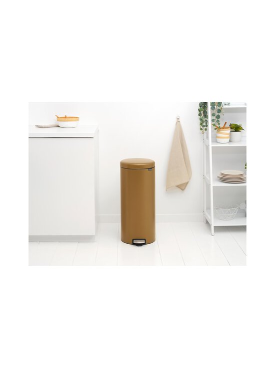 Brabantia - New Icon Pedal Bin atkritumu tvertne ar pedāli 30 l - WARM BRASS - photo 5 Brabantia - New Icon Pedal Bin atkritumu tvertne ar pedāli 30 l - WARM BRASS | Stockmann - photo 5