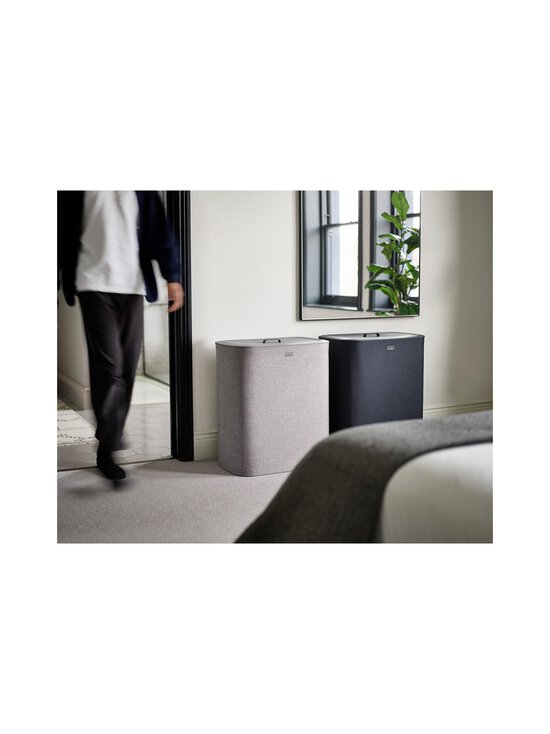 Joseph Joseph - Tota Trio Easy-empty -pyykinlajittelukori 90 l - BLACK - photo 7 Joseph Joseph - Tota Trio Easy-empty -pyykinlajittelukori 90 l - BLACK | Stockmann - photo 7