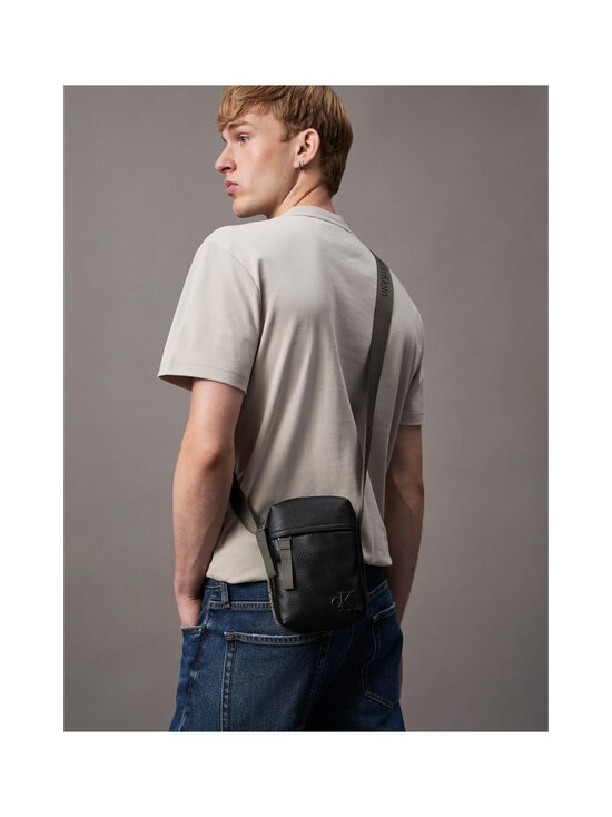 Calvin Klein Bags & Accessories - Cargo Reporter -laukku - UB1 BLACK/BLACK - photo 6 Calvin Klein Bags & Accessories - Cargo Reporter -laukku - UB1 BLACK/BLACK | Stockmann - photo 6