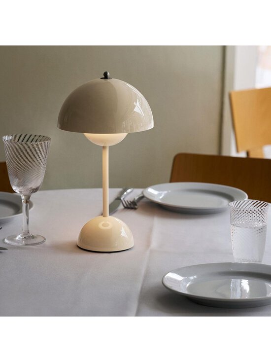 &Tradition - Flowerpot VP9 -pöytävalaisin ladattava ivory - WHITE | Stockmann - photo 5