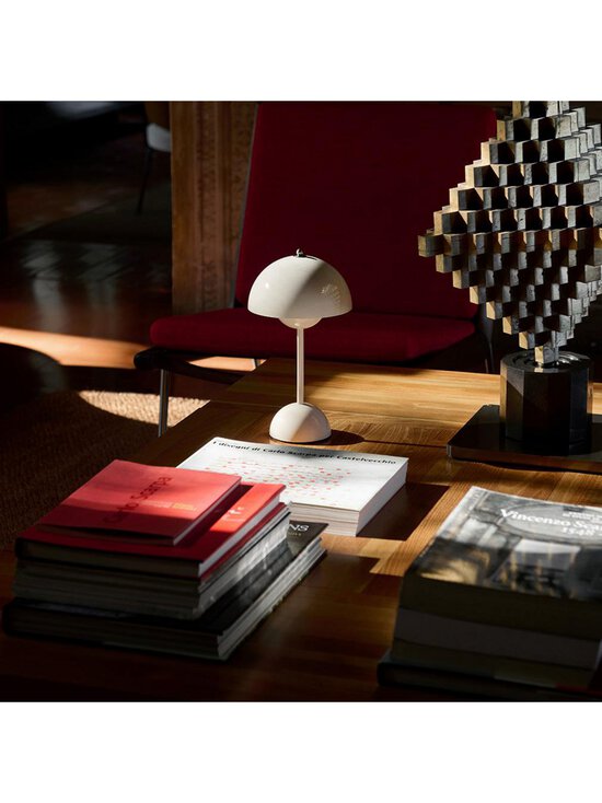 &Tradition - Flowerpot VP9 -pöytävalaisin ladattava ivory - WHITE | Stockmann - photo 10