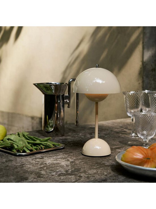 &Tradition - Flowerpot VP9 -pöytävalaisin ladattava ivory - WHITE | Stockmann - photo 13