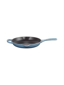Le Creuset - Apaļa čuguna panna 23 cm - CHAMBRAY Le Creuset - Apaļa čuguna panna 23 cm - CHAMBRAY | Stockmann
